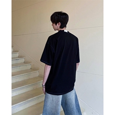 黑色