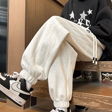 浅灰色