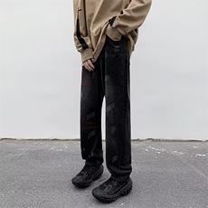 黑色