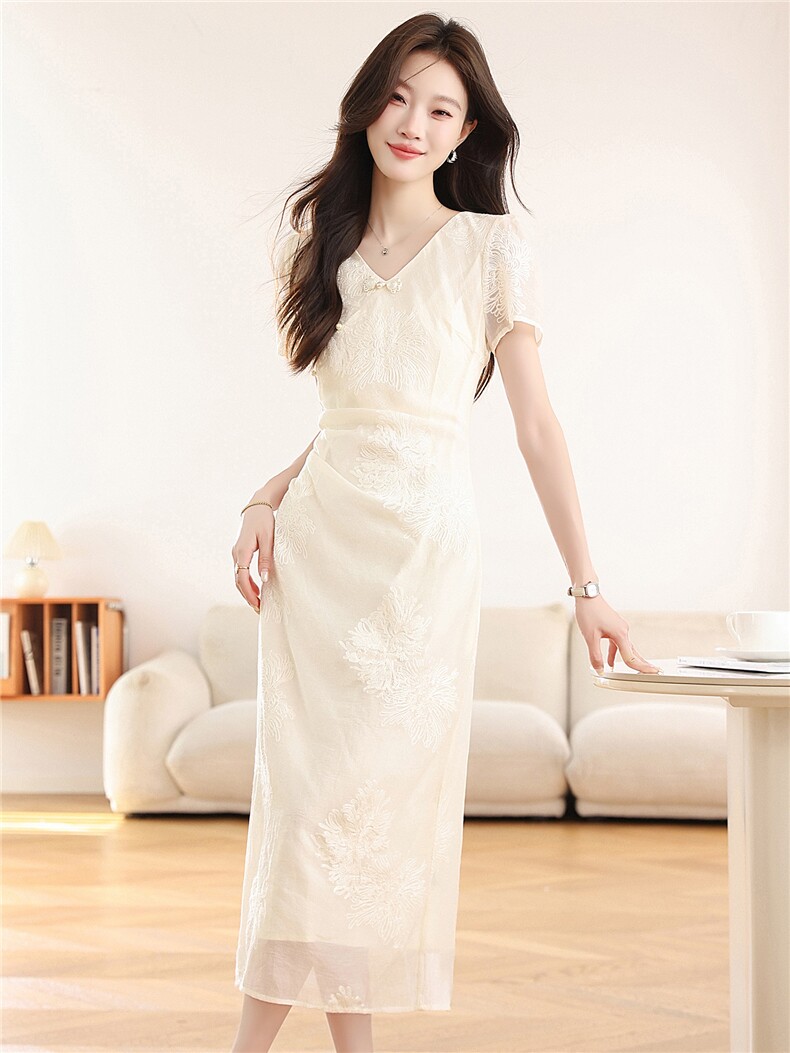 新中式连衣裙女2026夏季新款改良旗袍珍珠扣绣花长裙,女装连衣裙,艾米