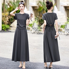 高级感慵懒风韩版圆领短袖连衣裙套装2024夏季收腰显瘦灰色长裙子，女装套装/套裙，蓝诺裳