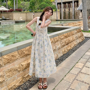 法式甜美碎花雪纺背心连衣裙女2025夏季新款韩版收腰显瘦桔梗长裙图片