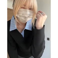 黑色