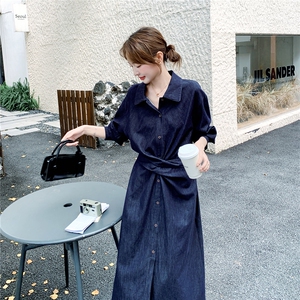 轻熟风藏青色长袖牛仔衬衫连衣裙女春秋超火巨好看单排扣气质长裙图片