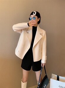 新款时尚呢子外套图片