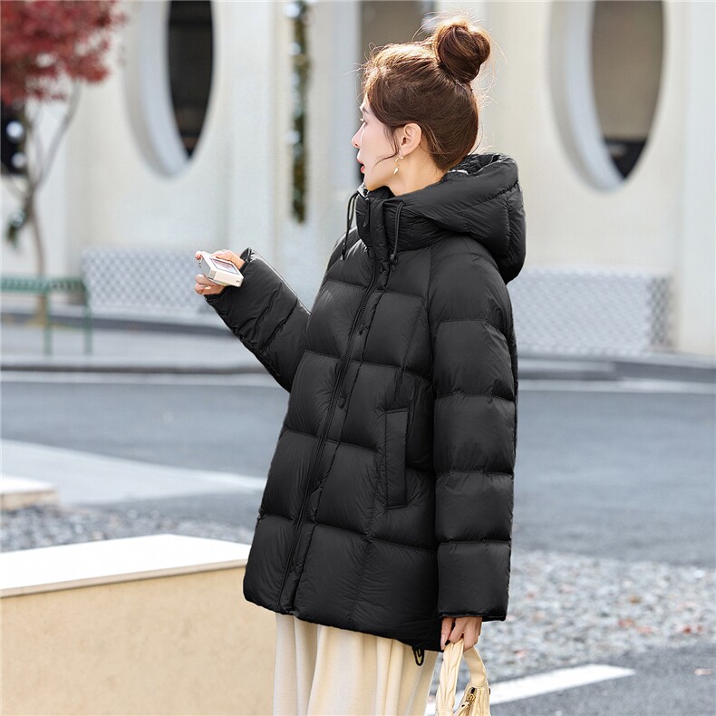 2025冬装新款简约时尚休闲中长款连帽羽绒服,女装羽绒服,美沁