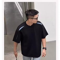 黑色
