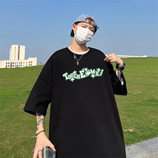 黑色