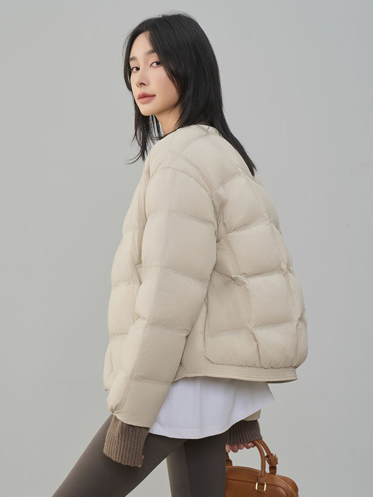 现货2025年新款90白鸭绒休闲圆领时尚羽绒服女,女装羽绒服,阳光伊恋