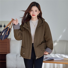 时尚休闲连帽加绒加厚外套女2025秋冬新款宽松显瘦工装派克服棉服，女装棉衣/棉服，依万里