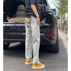 浅灰色