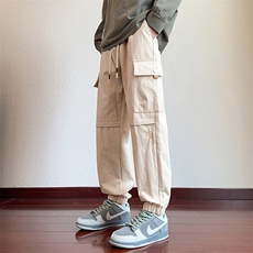 卡其色