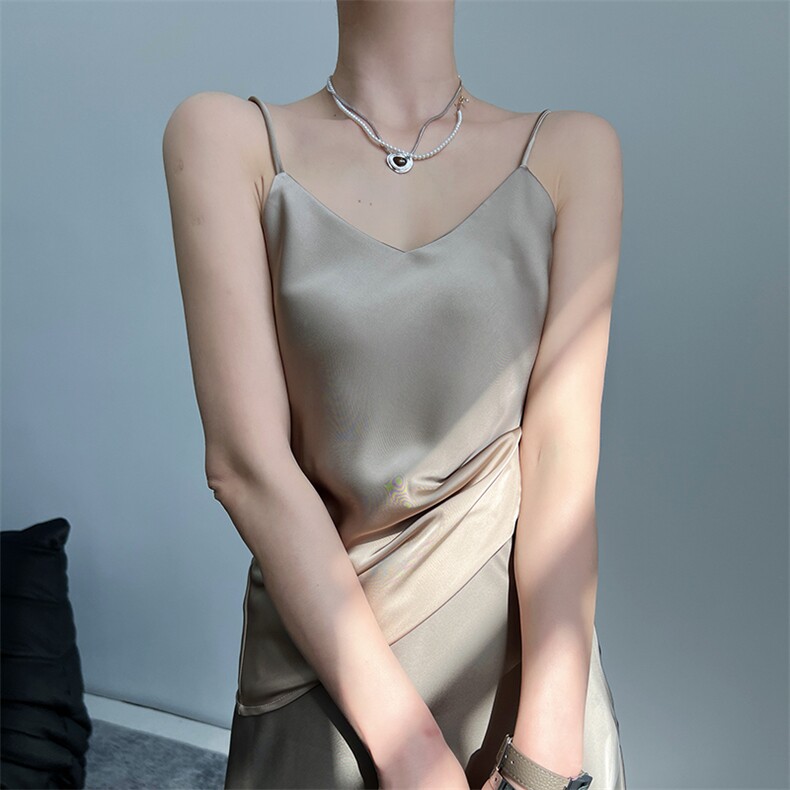 真丝吊带背心女内搭西装打底醋酸缎面25夏V领设计感性感外穿上衣，女装背心吊带，蒙绒特