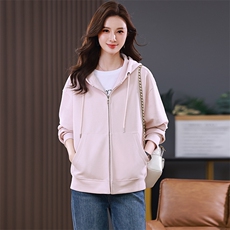 妈妈连帽短外套女2025春秋新款时尚休闲宽松卫衣粉色洋气减龄上衣，女装短外套，江忆布依