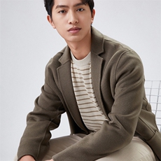 2025年夏季常规长袖纯色短款西装时尚百搭简约大方，男装西服，蒙绒特