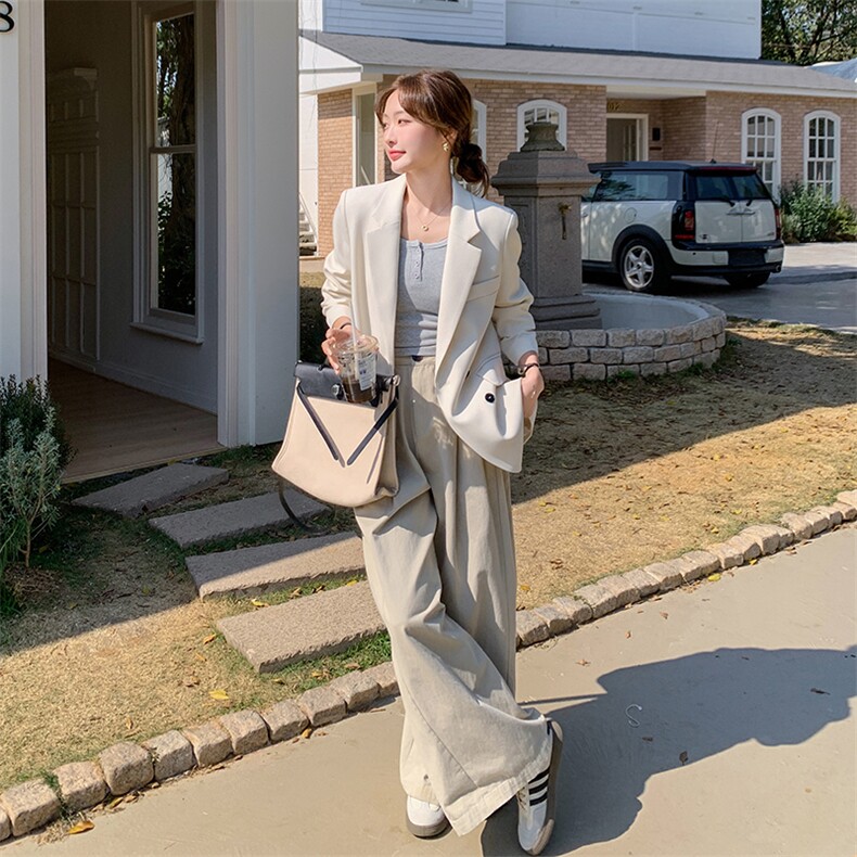 白色西装外套女设计感小众2025春季新款西服女可盐可甜休闲小西装,女装西装,秋水欣儿