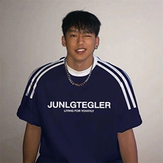 藏青色