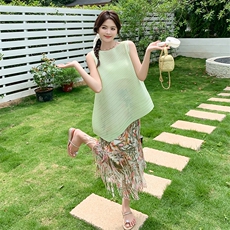 法式时尚不规则压褶背心套装女2025夏季新款显瘦流苏半身裙两件套，女装套装/套裙，2C133