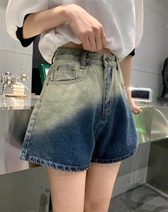 渐变色短裤图片
