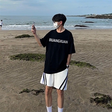 黑色