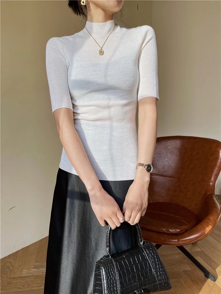 早秋款半高领时尚百搭显瘦修身版型短袖,女装T恤,挚尚羊绒