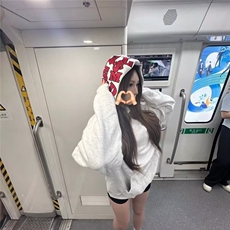 灰色