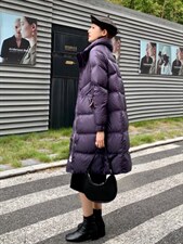 90白鸭绒绒，三色四码，其它，伊艺不舍