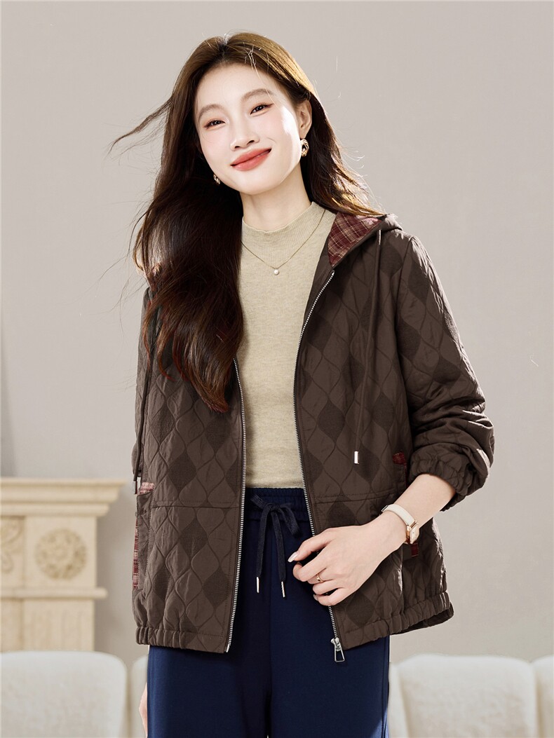 现货2026春秋季新款时尚中老年妈妈装短外套上衣格子女士风衣,女装短外套,璐依舞