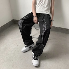 黑色