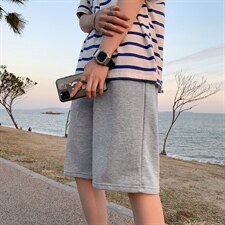 浅灰色
