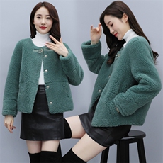 微瑕疵大衣女短款2024年新款冬装宽松高端大码羽绒棉衣外套，女装皮草，深妍伊美