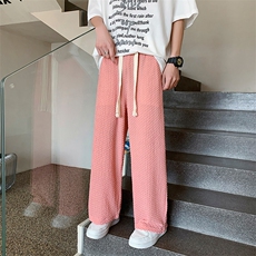 粉红色