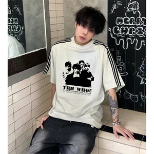 抖音得物品质二开240克宽松纯棉美式潮牌印花三条杠中性风短袖T恤图片