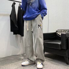 灰色