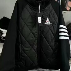 黑色