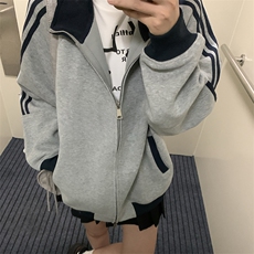 浅灰色