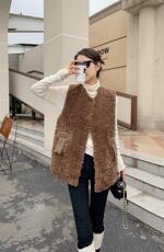 2022新款皮毛一体拼接90白鸭绒马甲推荐，女装马甲，蜜思优沫