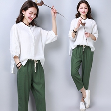 锈红上衣+藏青裤