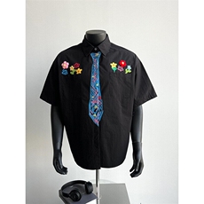 黑色