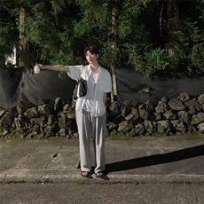 白色