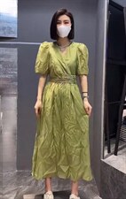 夏季新款洋气气V领腰盘扣设计连衣裙，女装连衣裙，L·H·X
