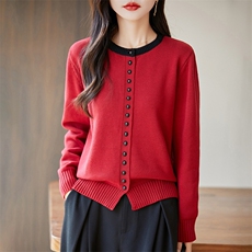 2025简约时尚黑扣子开衫黑领口针织衫百搭，女装针织衫/毛衣，长今羊