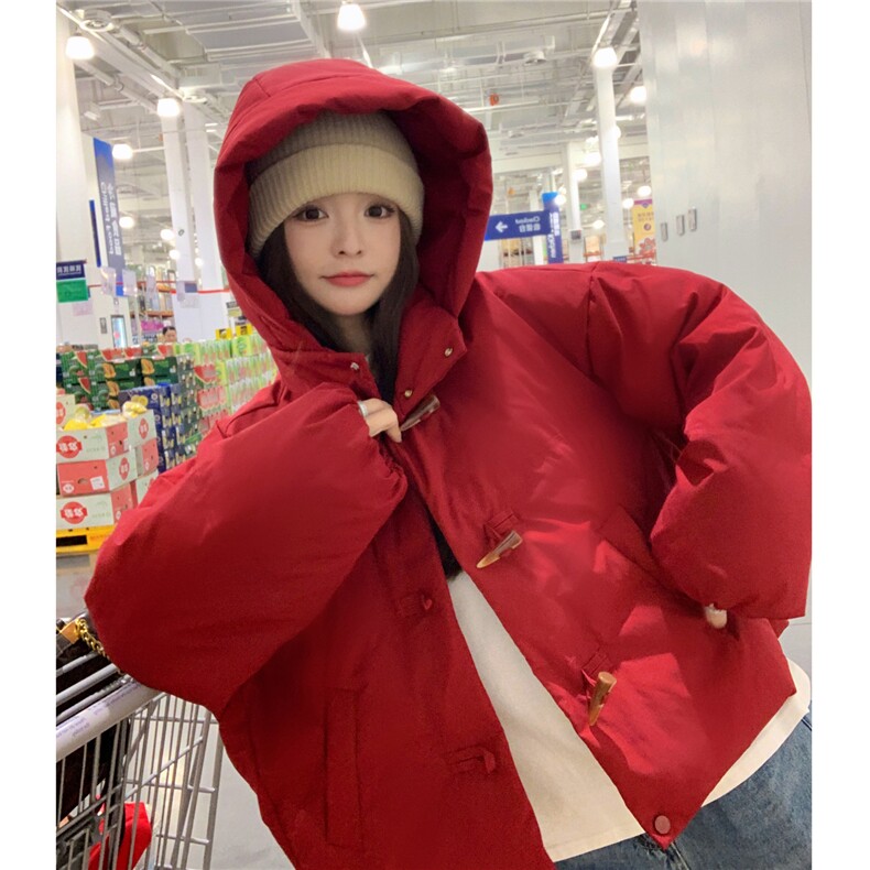 牛角扣红色连帽羽绒服女冬超火好看高级小众独特漂亮短款加厚外套,女装羽绒服,2D035