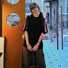 抖音得物品质二开240克宽松纯棉美式潮牌印花三条杠中性风短袖T恤，男装T恤，电商A486-1