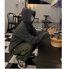灰色