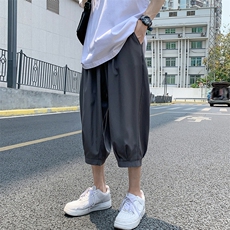 深灰色
