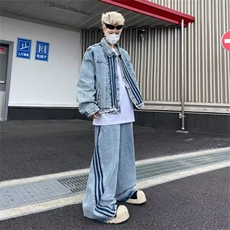 蓝色
