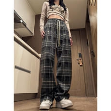 黑灰色