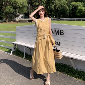 清冷感黄色无袖背心连衣裙女2025夏季新款韩系度假风收腰显瘦长裙图片