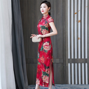 2026春夏季新款专柜品质真丝优雅时尚印花长款婚礼旗袍连衣裙图片